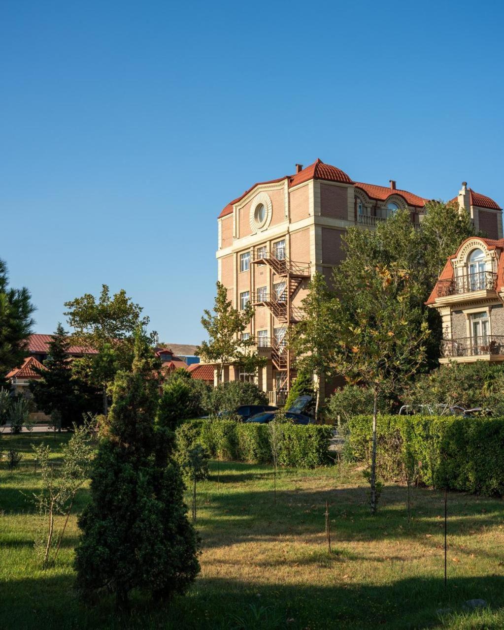Green City Resort Hotel Baku Exterior foto